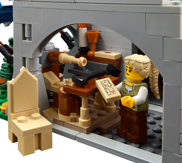LEGO 10332 ICONS Średniowieczny plac miejski - obrazek 8